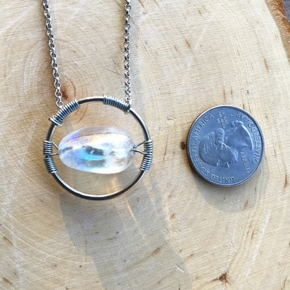 Genuine aura crystal boho wire wrap necklace - Picture 4 of 9